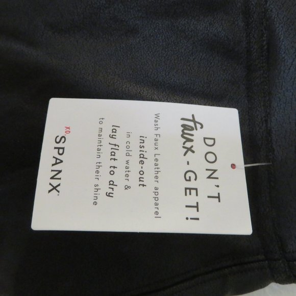 NWT SPANX QUILTED FAUX LEATHER VERY BLACK LEGGINGS - Picture 3 of 10